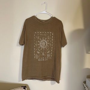 VINTAGE LOOKING OVERSIZED TEE SIZE SMALL